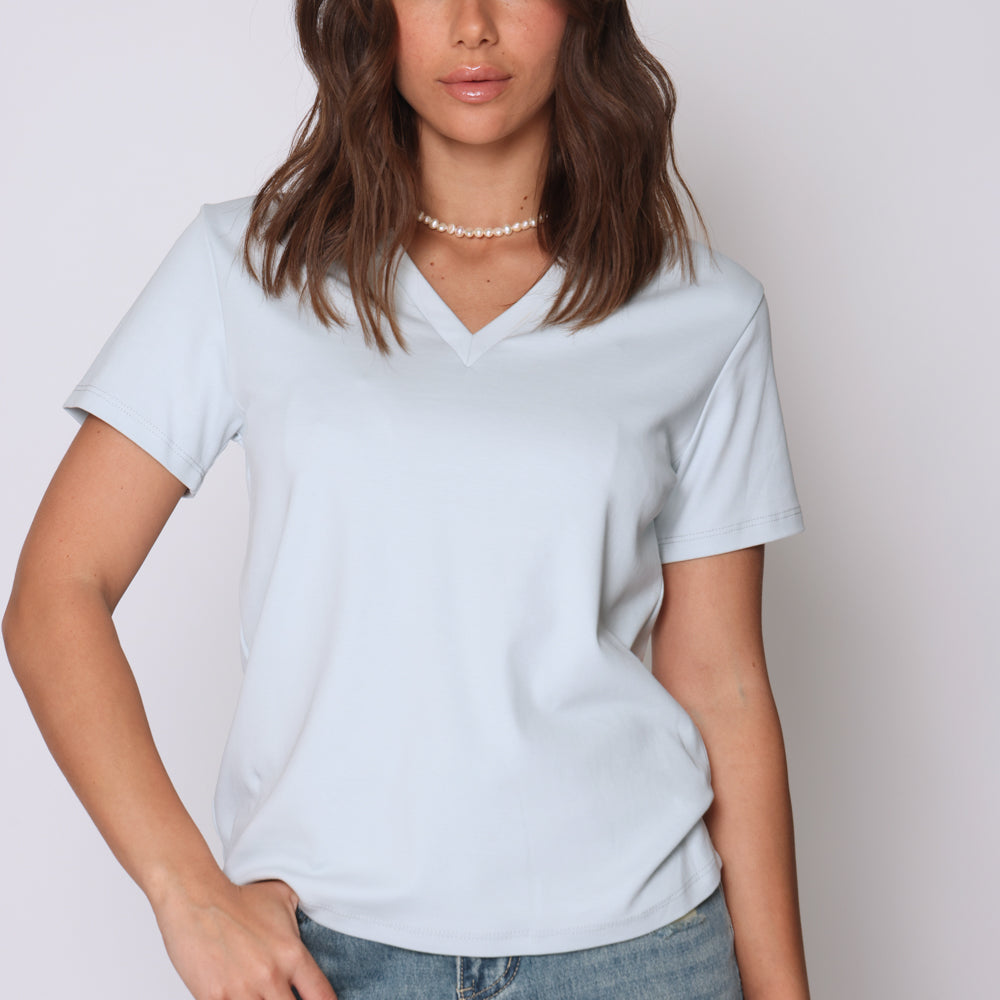 טי-שרט V איכותי