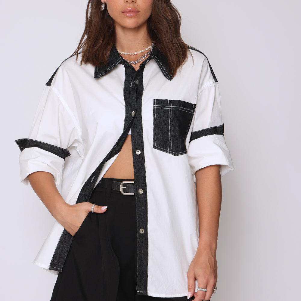 מכופתרת שילוב ג׳ינס