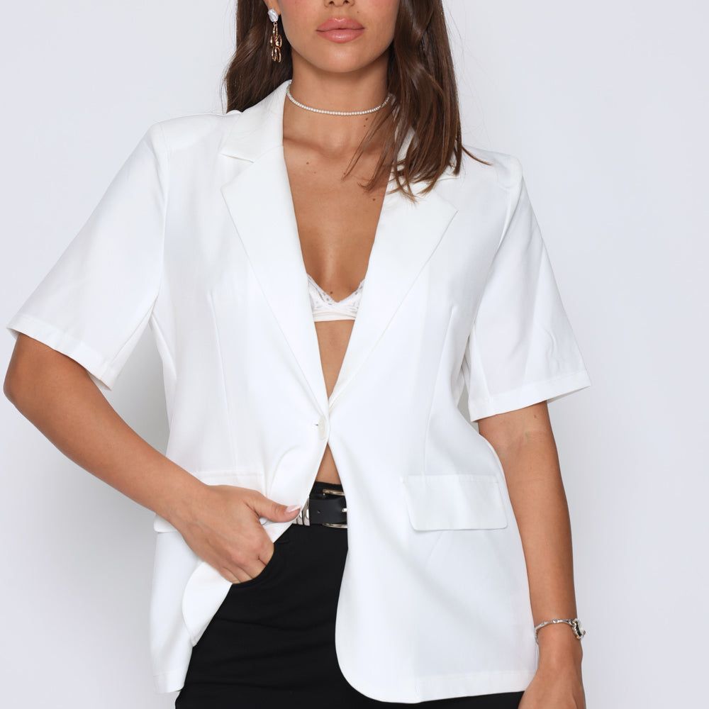 ג׳קט שרוול קצר